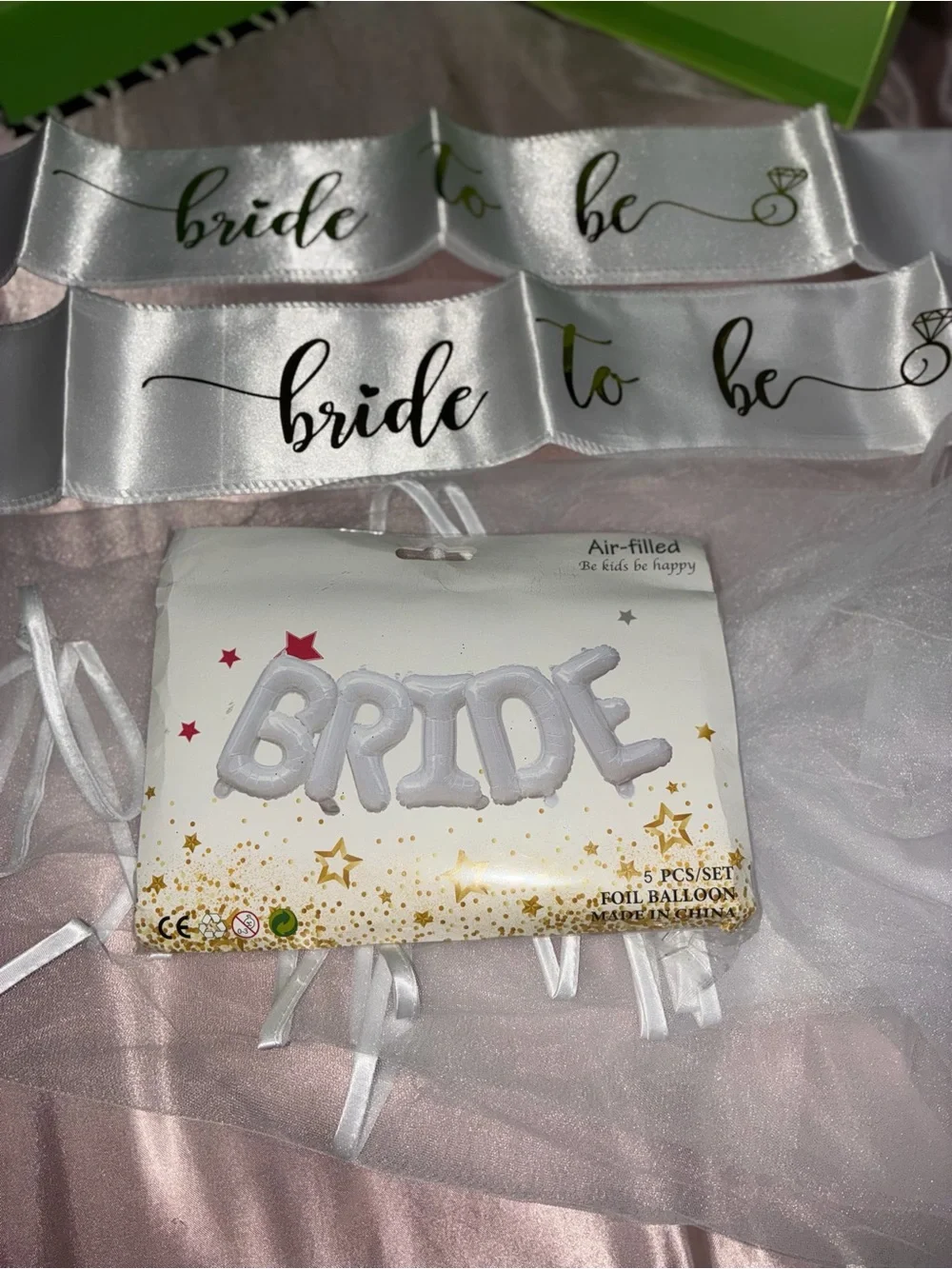 Bride to Be Satin Sash and Veil Set Balloon set